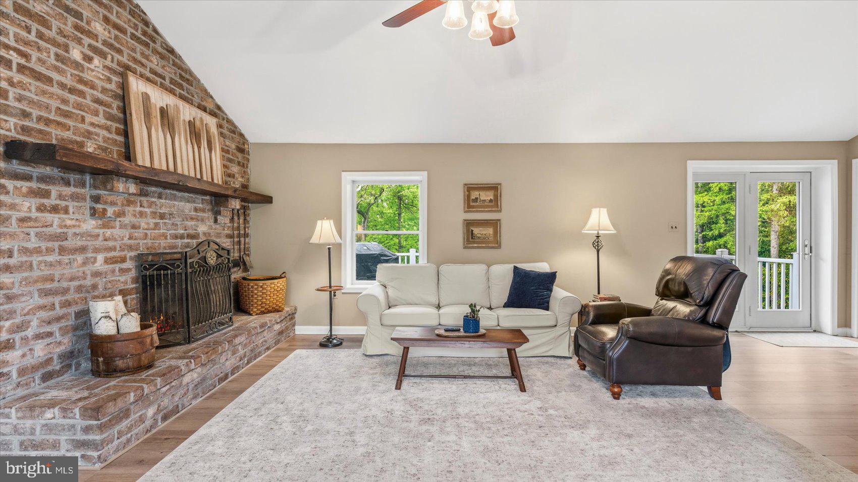 ORCHARD LAKES - Residential