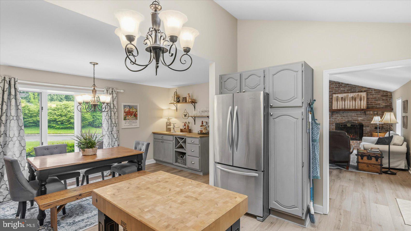 ORCHARD LAKES - Residential