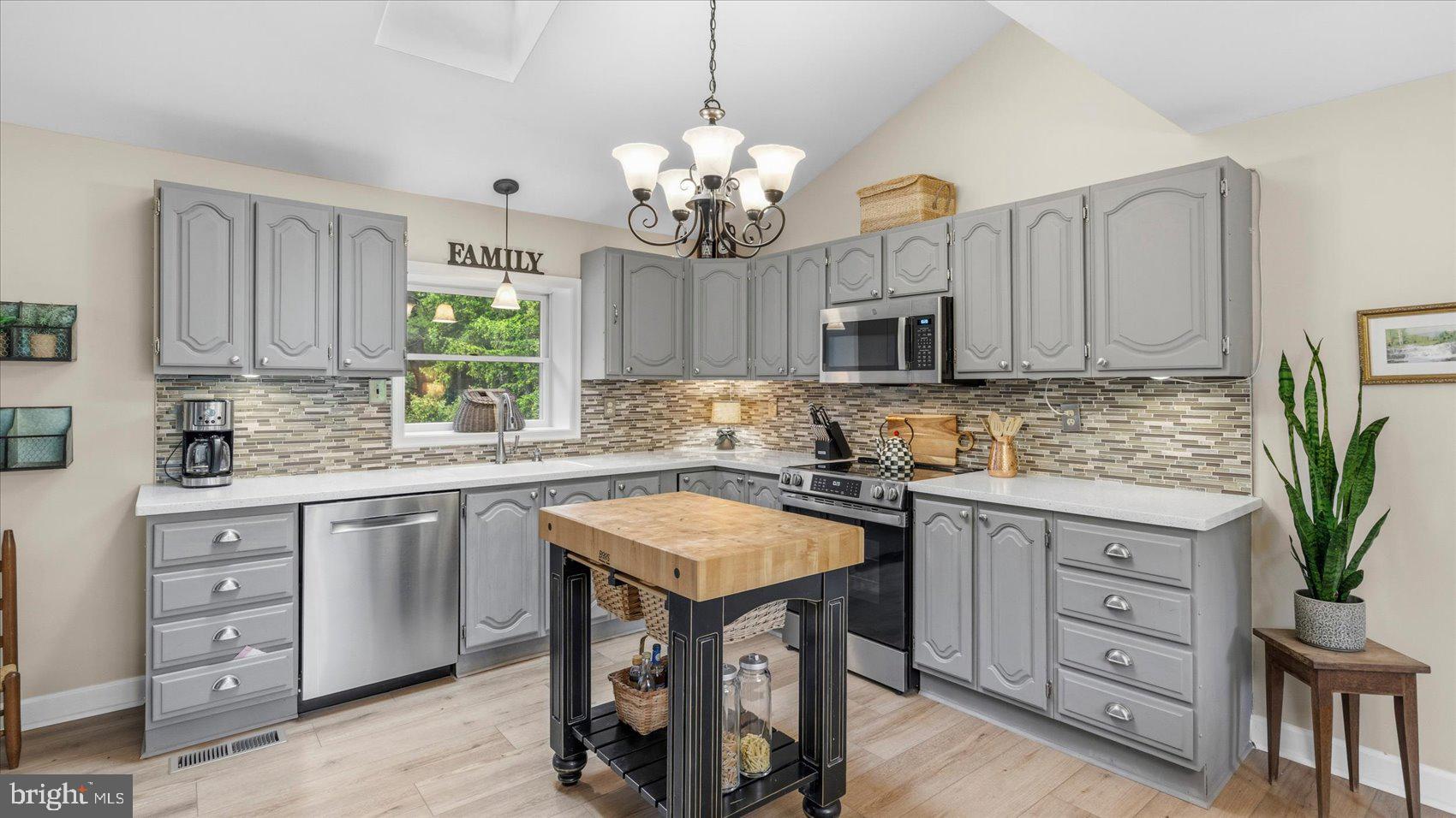 ORCHARD LAKES - Residential