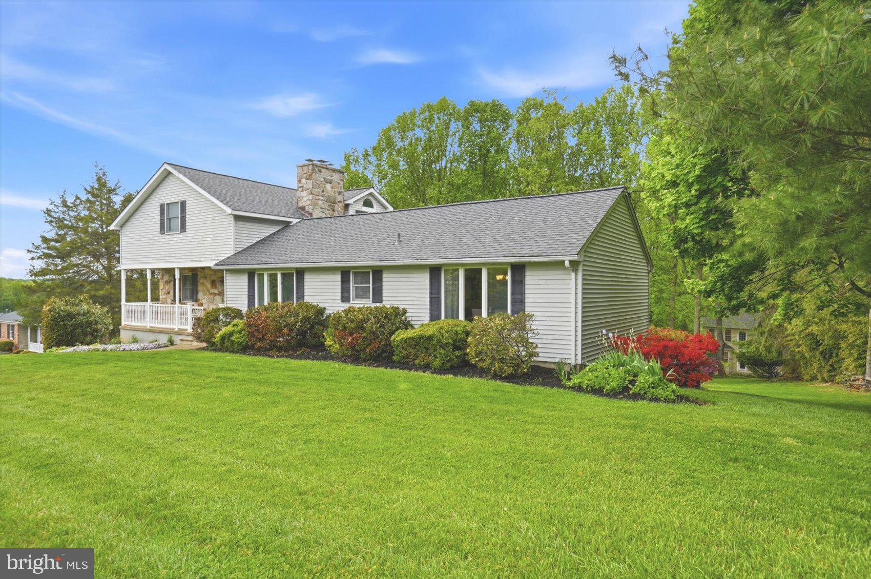 ORCHARD LAKES - Residential