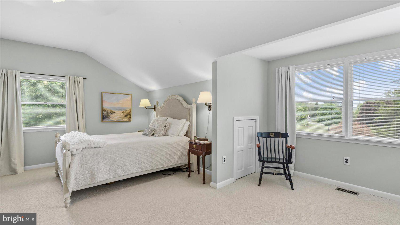 ORCHARD LAKES - Residential