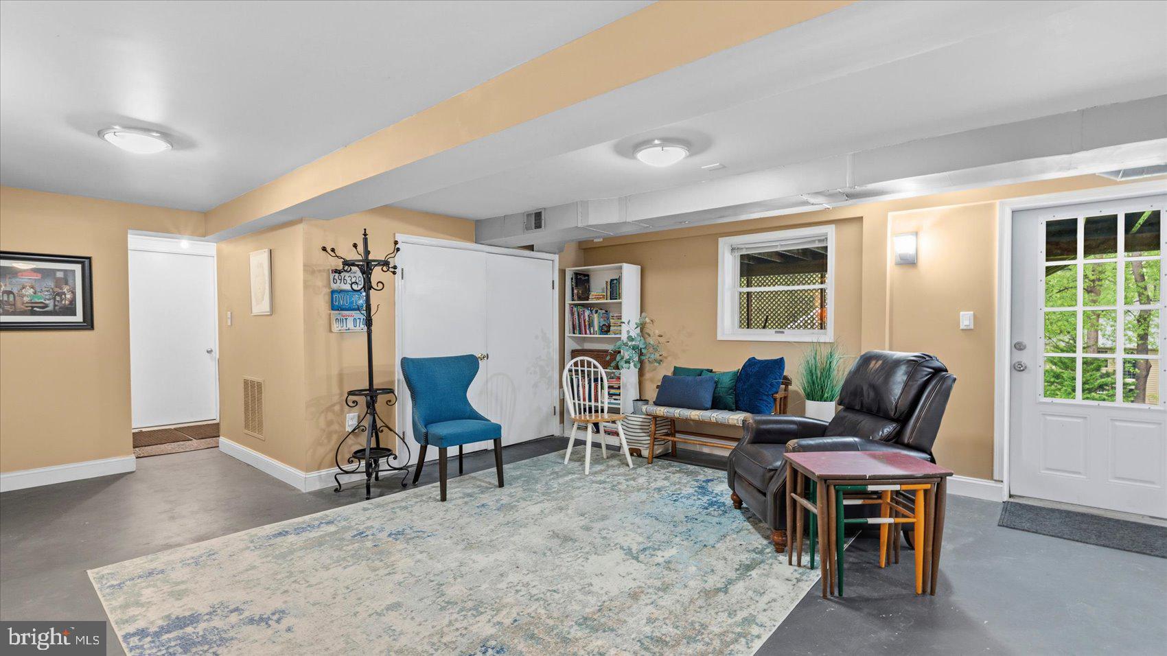 ORCHARD LAKES - Residential