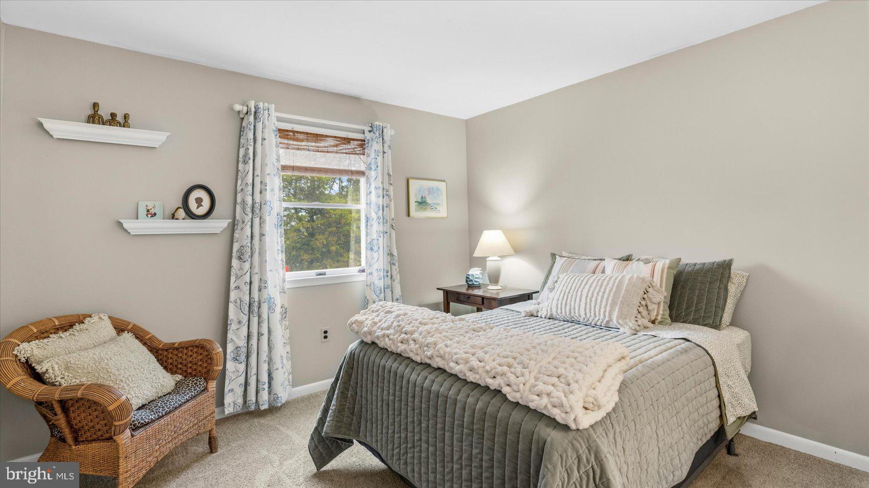 ORCHARD LAKES - Residential