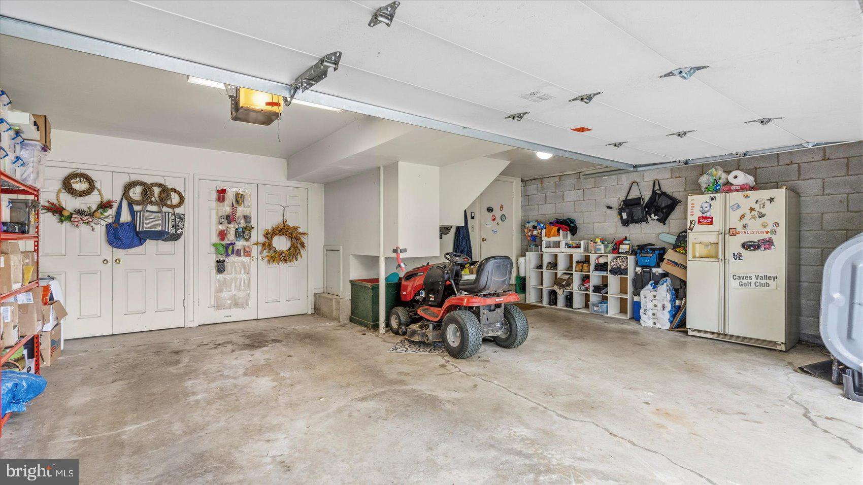 ORCHARD LAKES - Residential