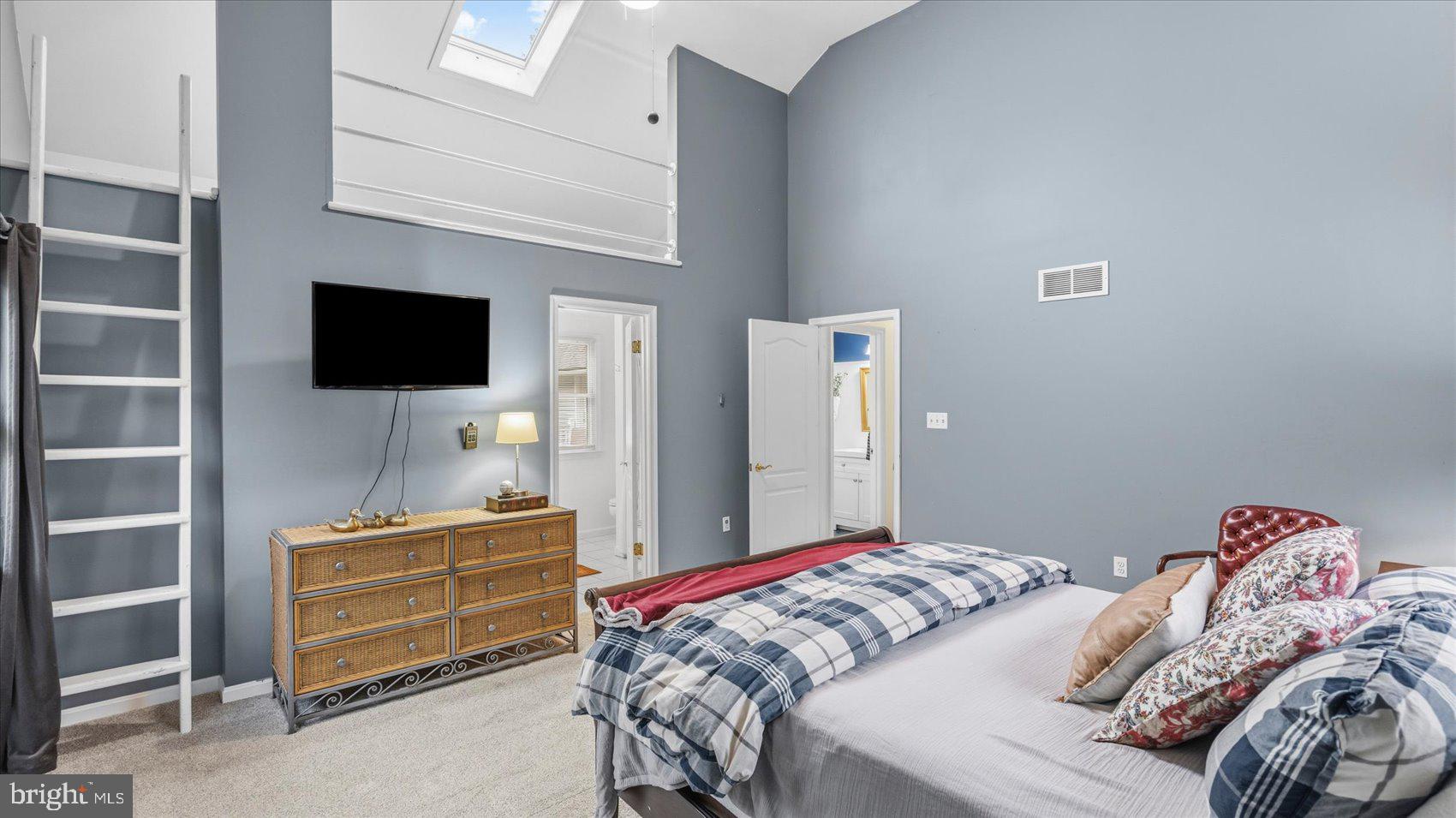 ORCHARD LAKES - Residential