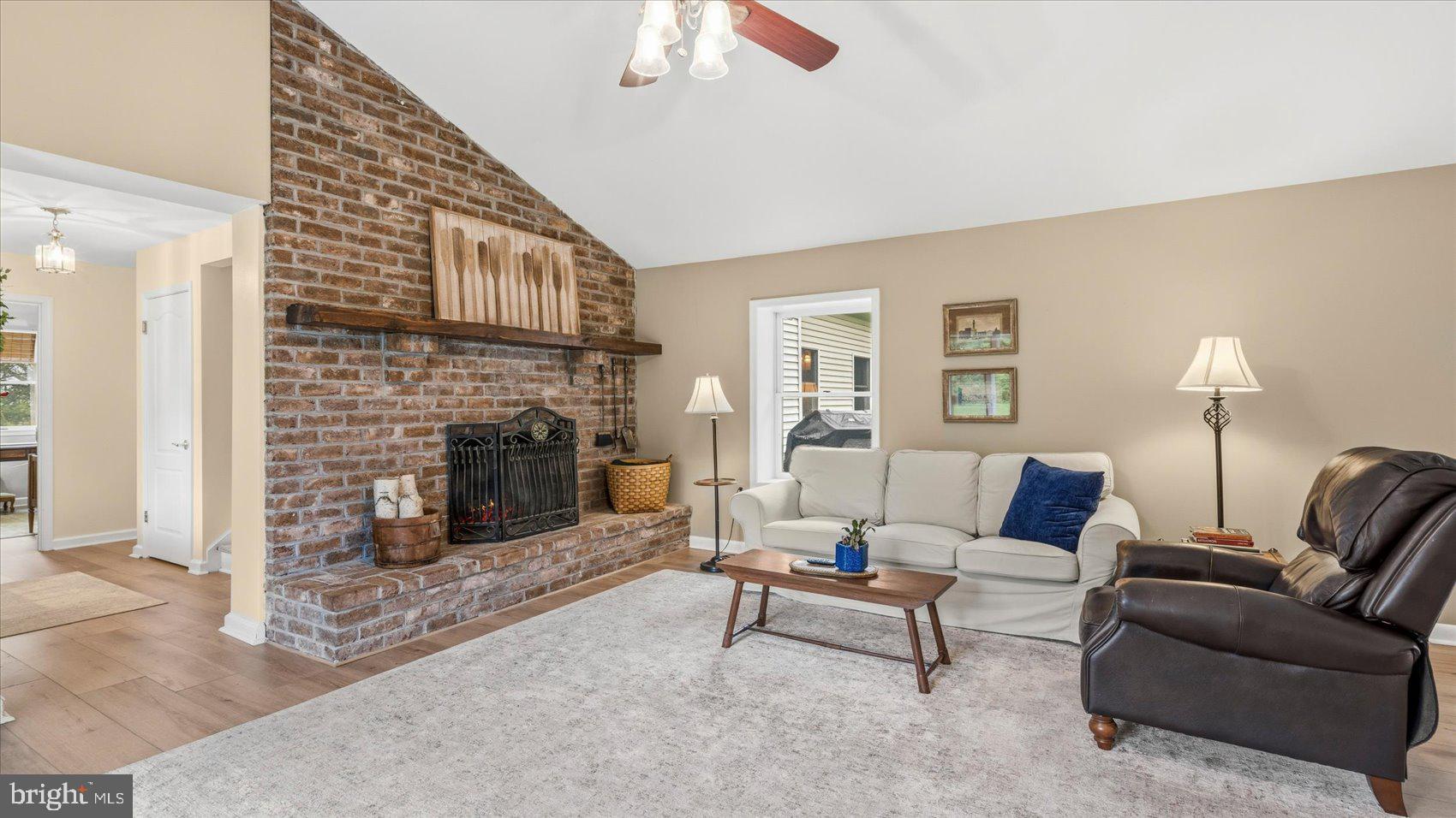 ORCHARD LAKES - Residential