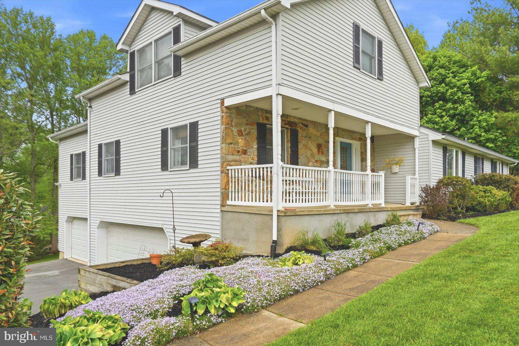 ORCHARD LAKES - Residential