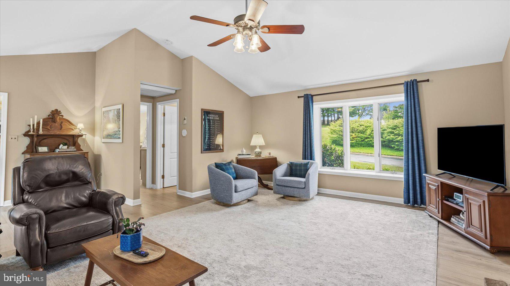 ORCHARD LAKES - Residential