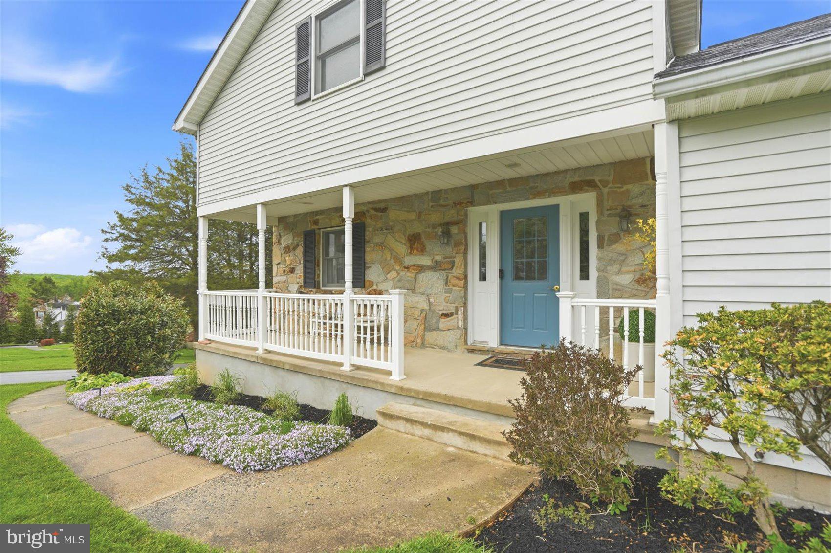ORCHARD LAKES - Residential