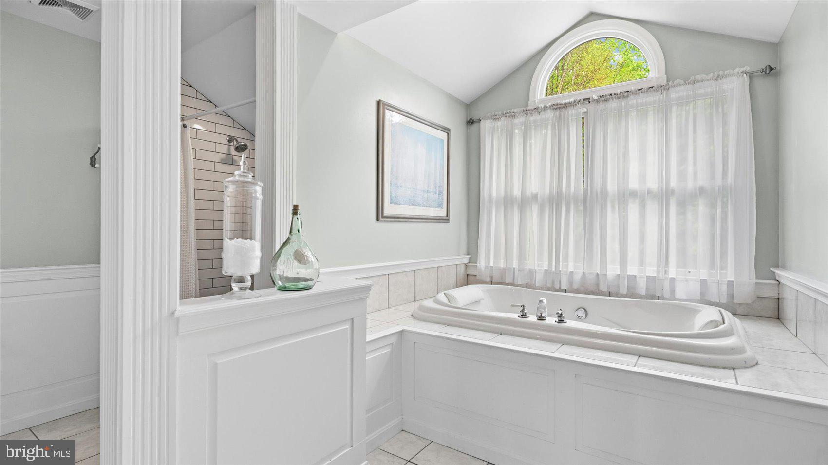 ORCHARD LAKES - Residential