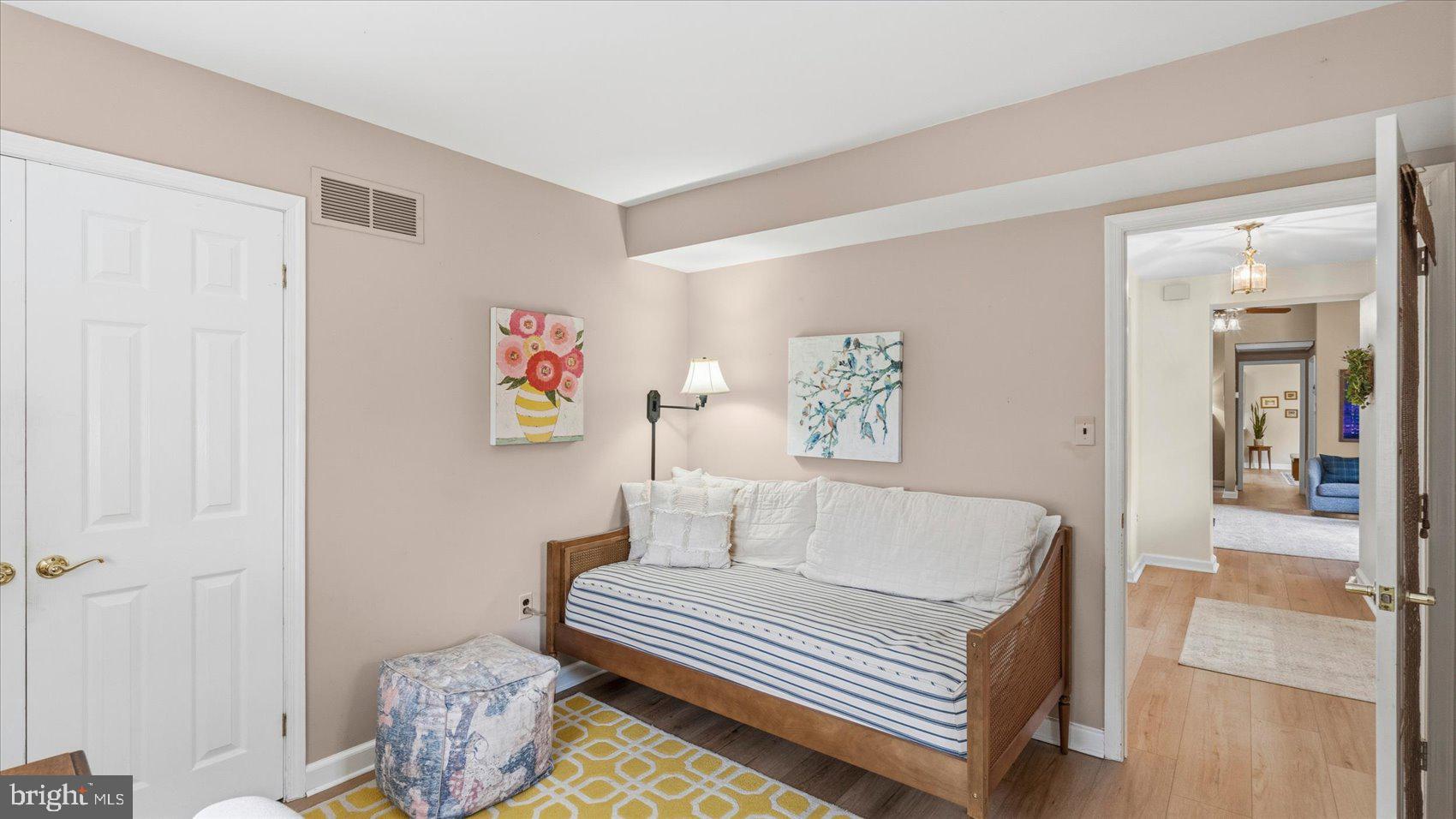 ORCHARD LAKES - Residential