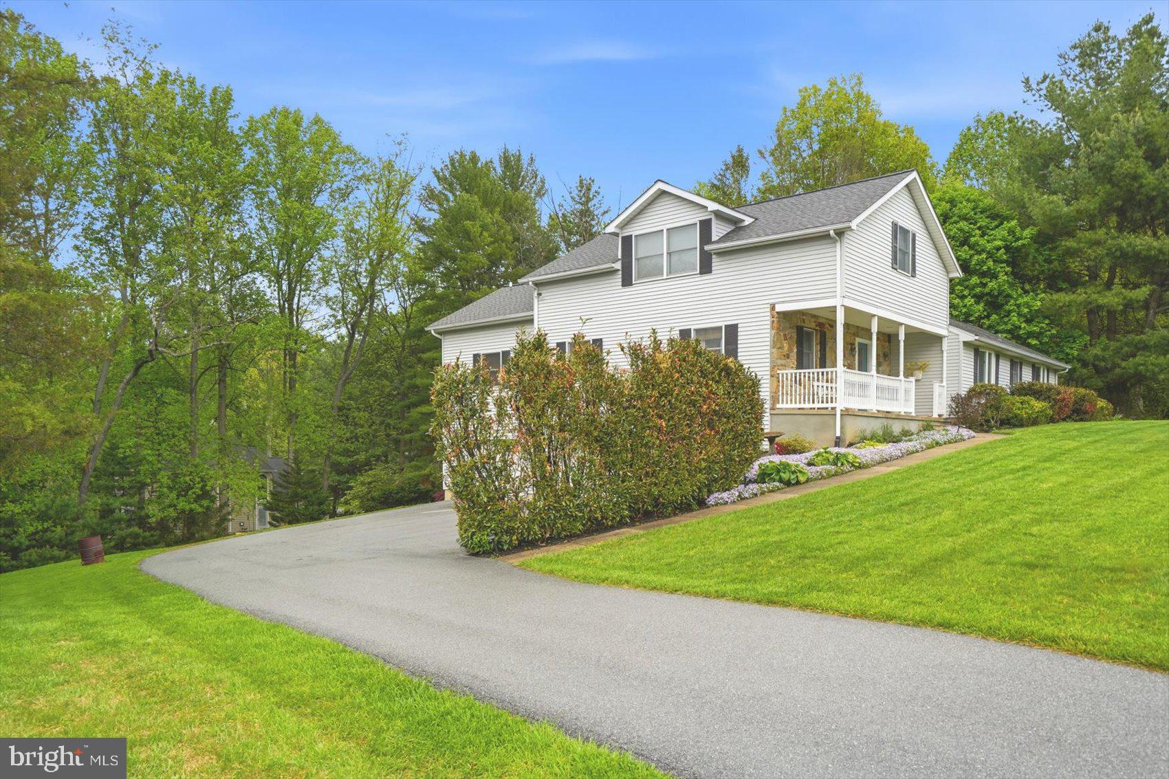 ORCHARD LAKES - Residential