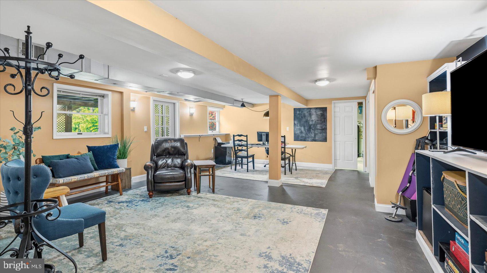 ORCHARD LAKES - Residential