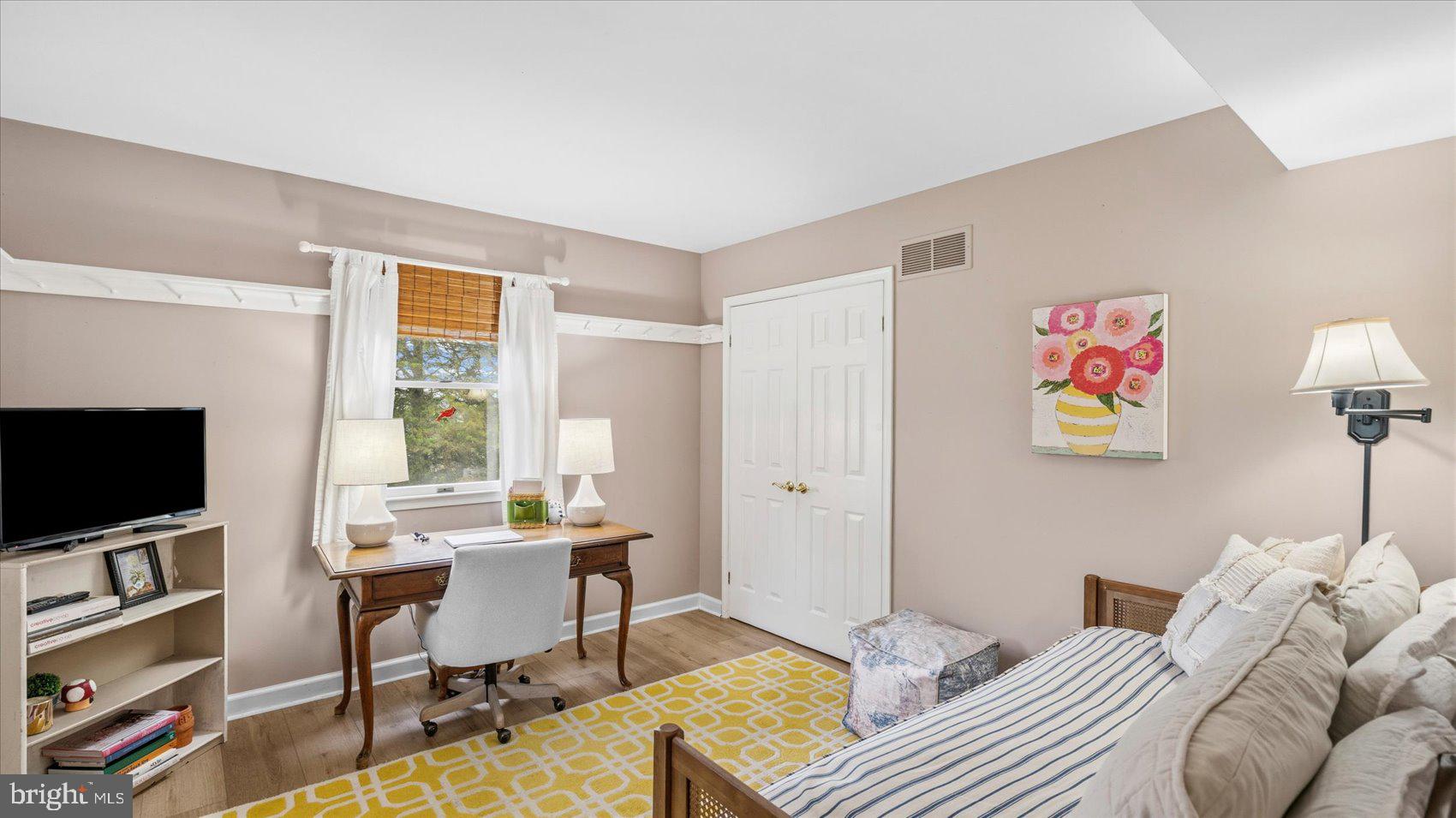 ORCHARD LAKES - Residential