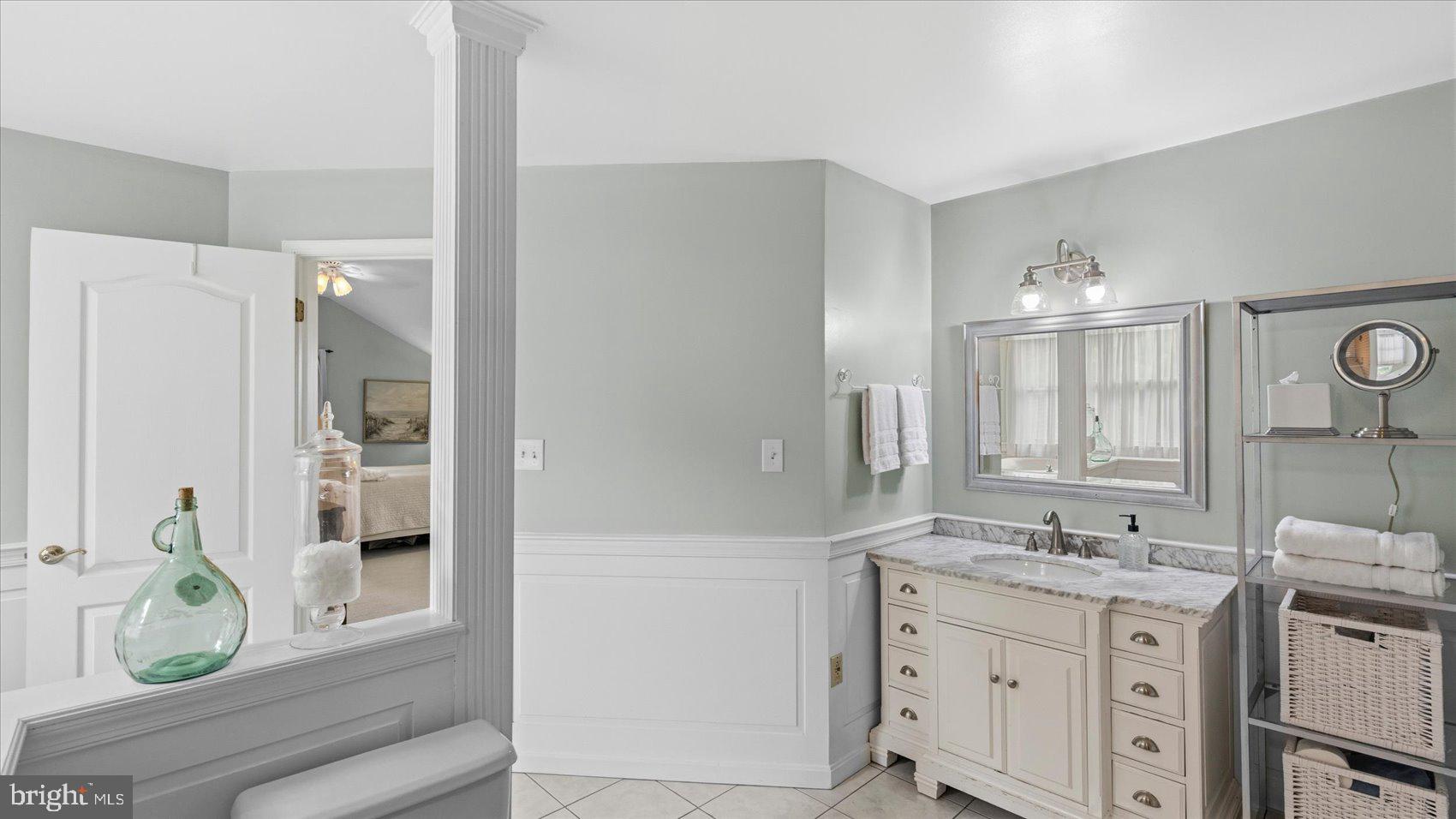ORCHARD LAKES - Residential