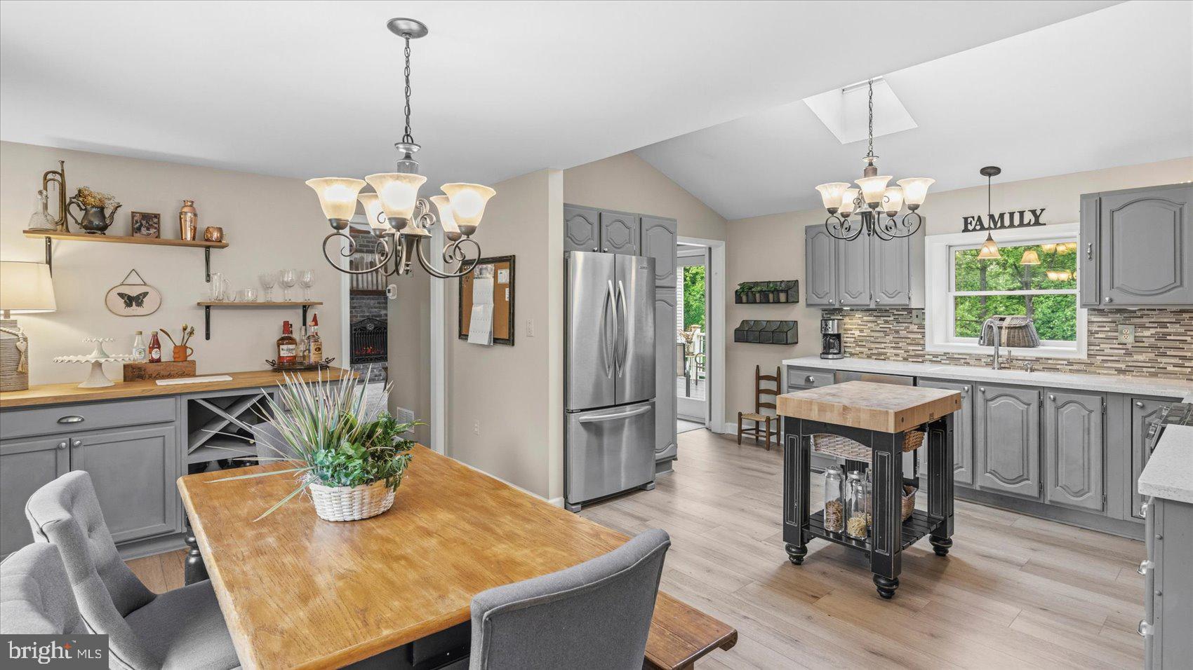 ORCHARD LAKES - Residential