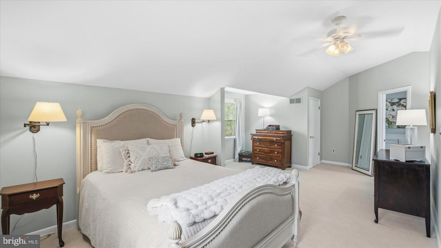ORCHARD LAKES - Residential
