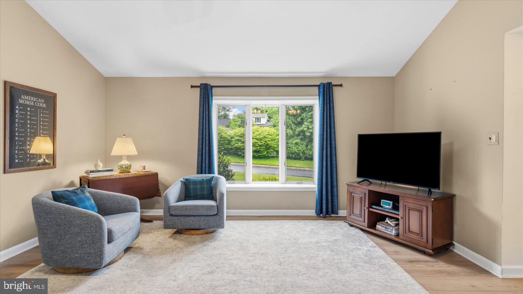 ORCHARD LAKES - Residential