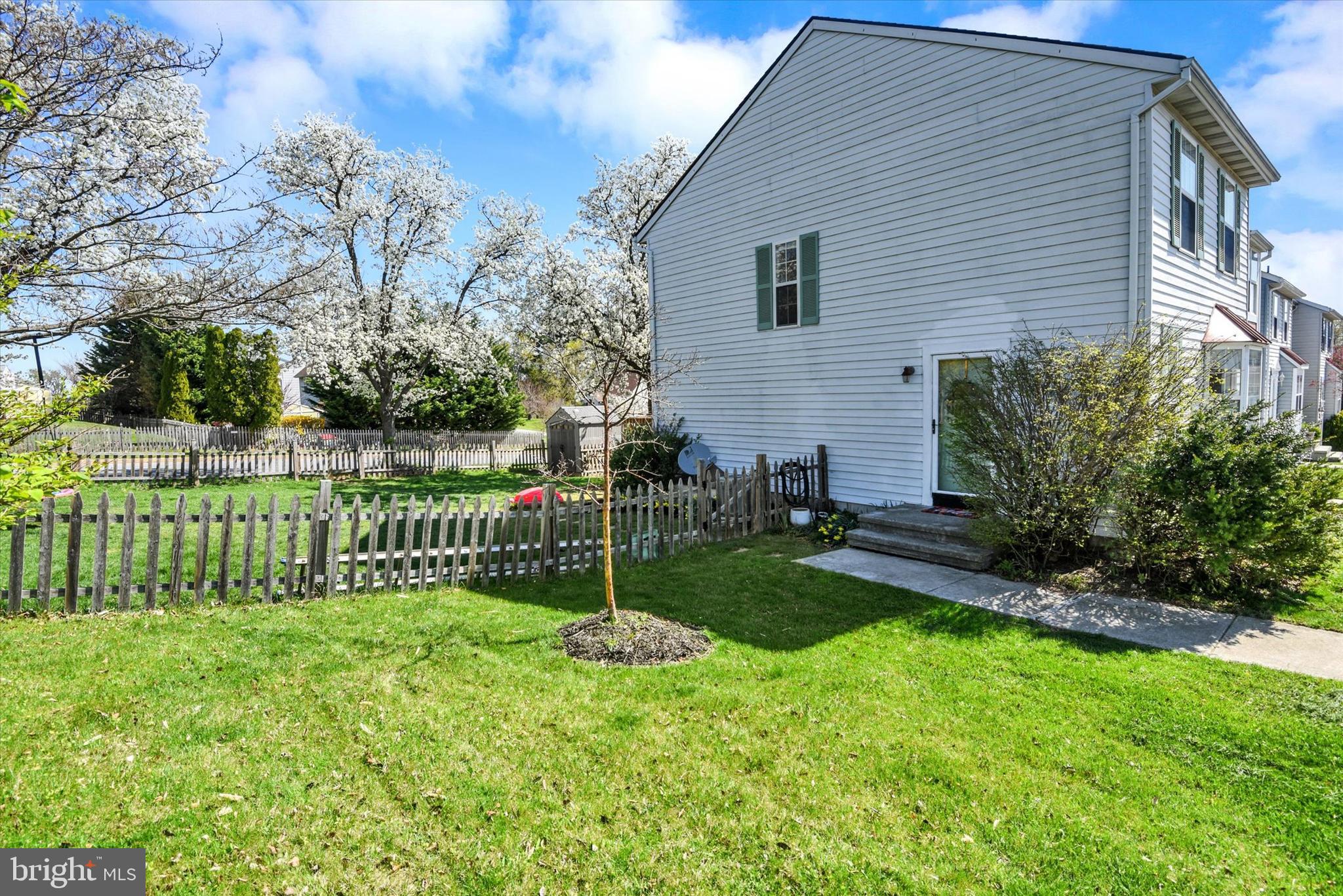 SMALL CROSSINGS - Residential