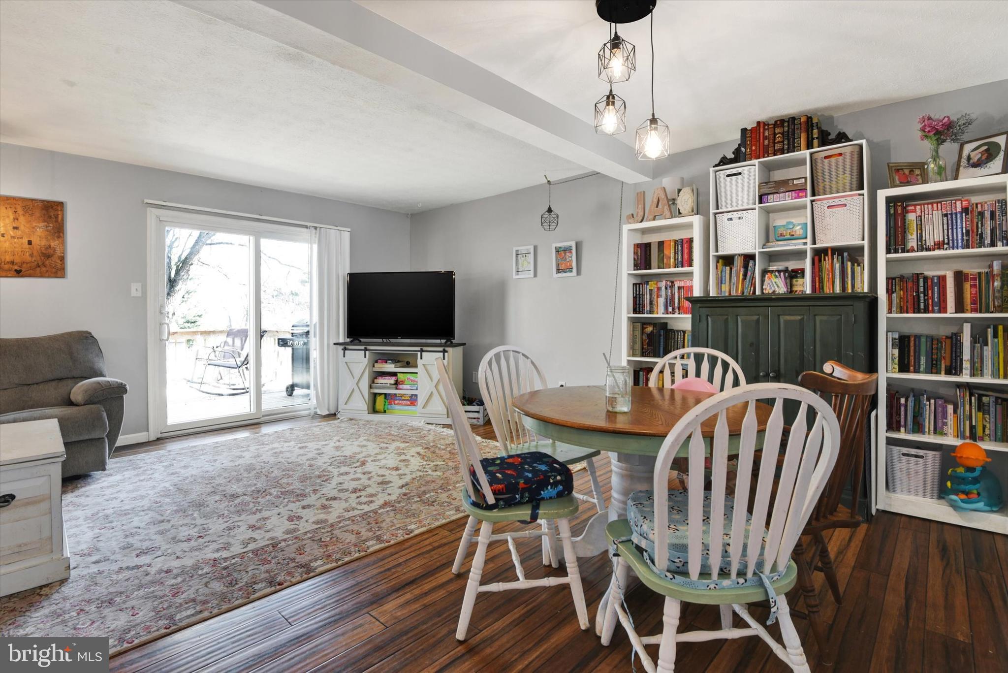 SMALL CROSSINGS - Residential