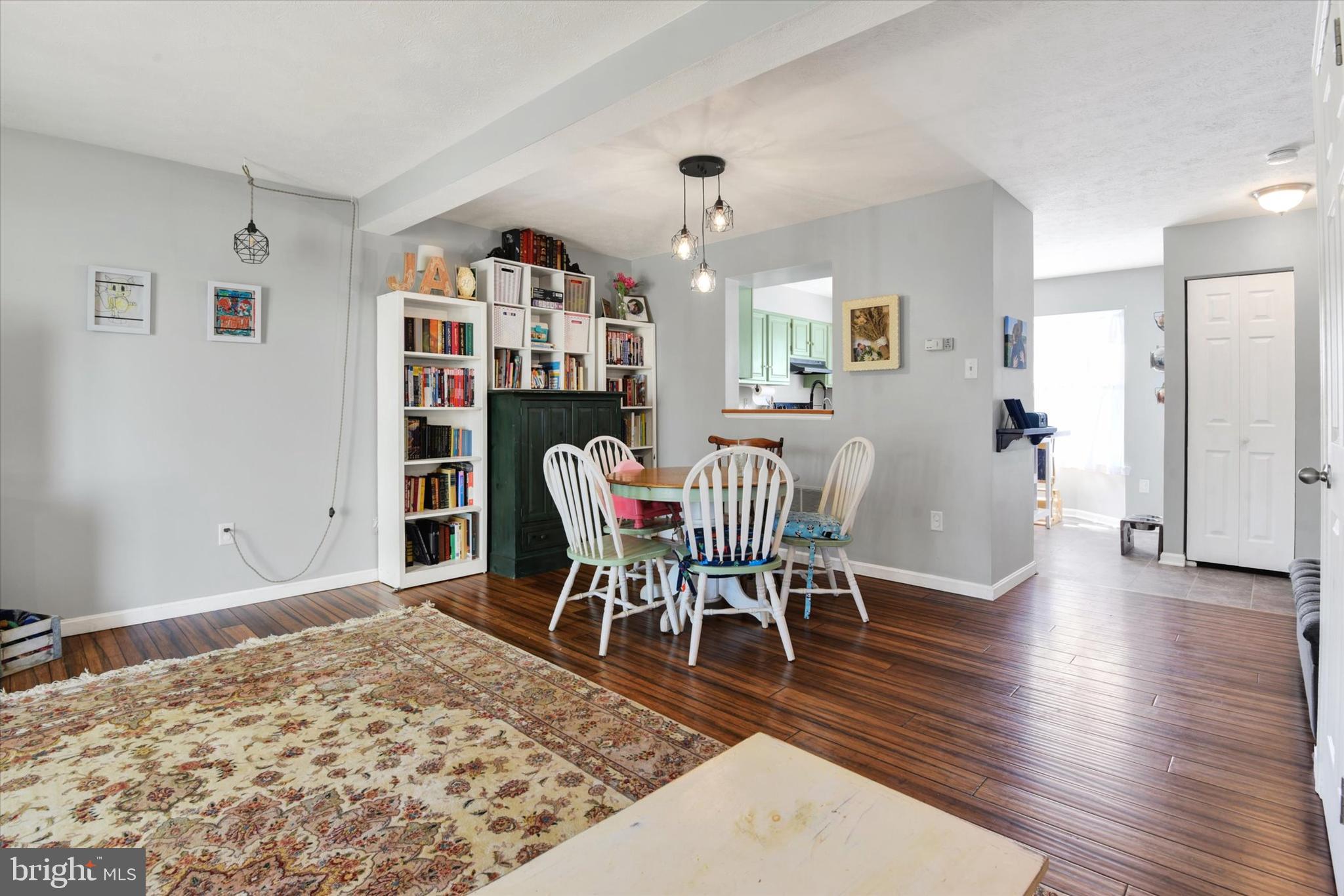 SMALL CROSSINGS - Residential