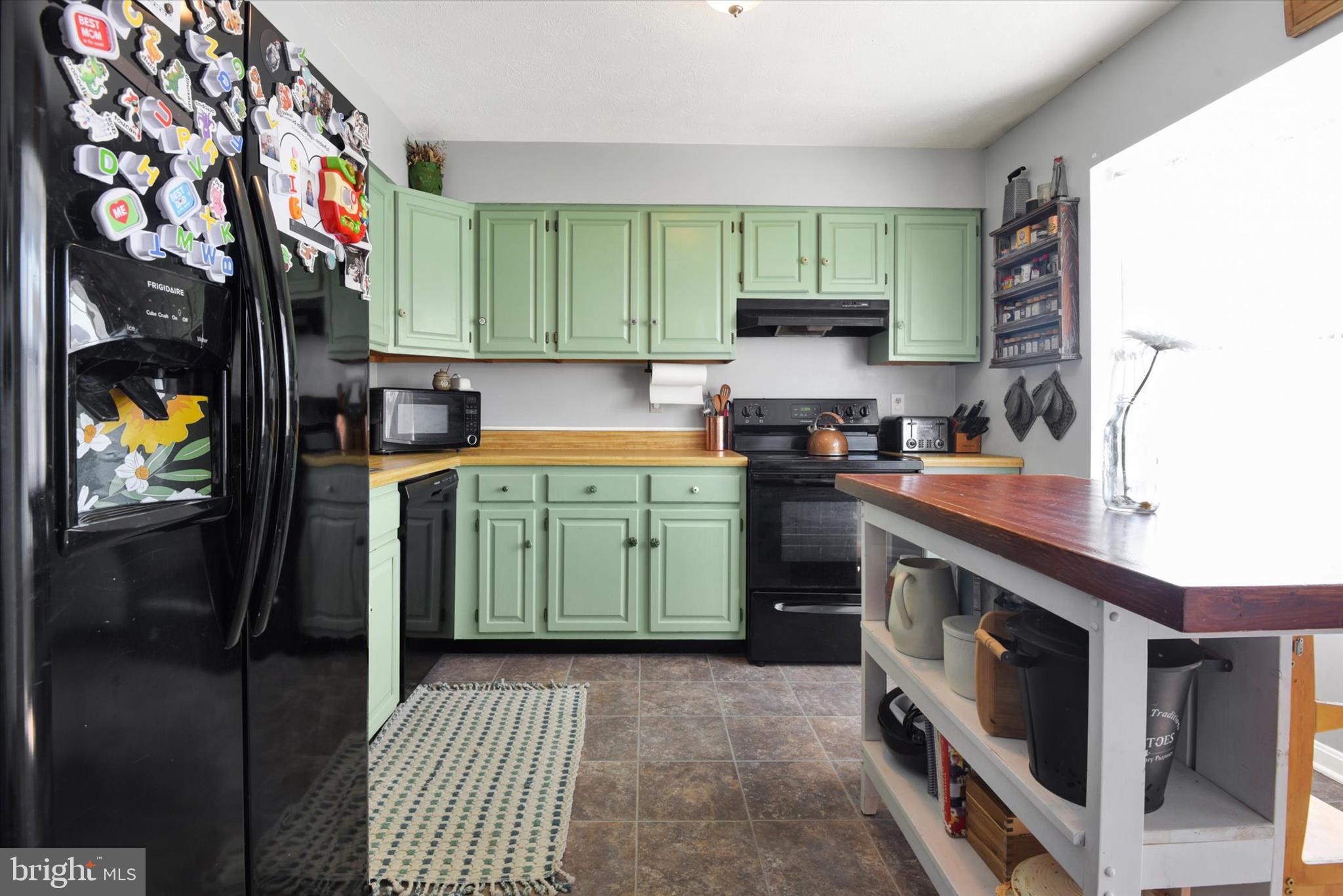 SMALL CROSSINGS - Residential