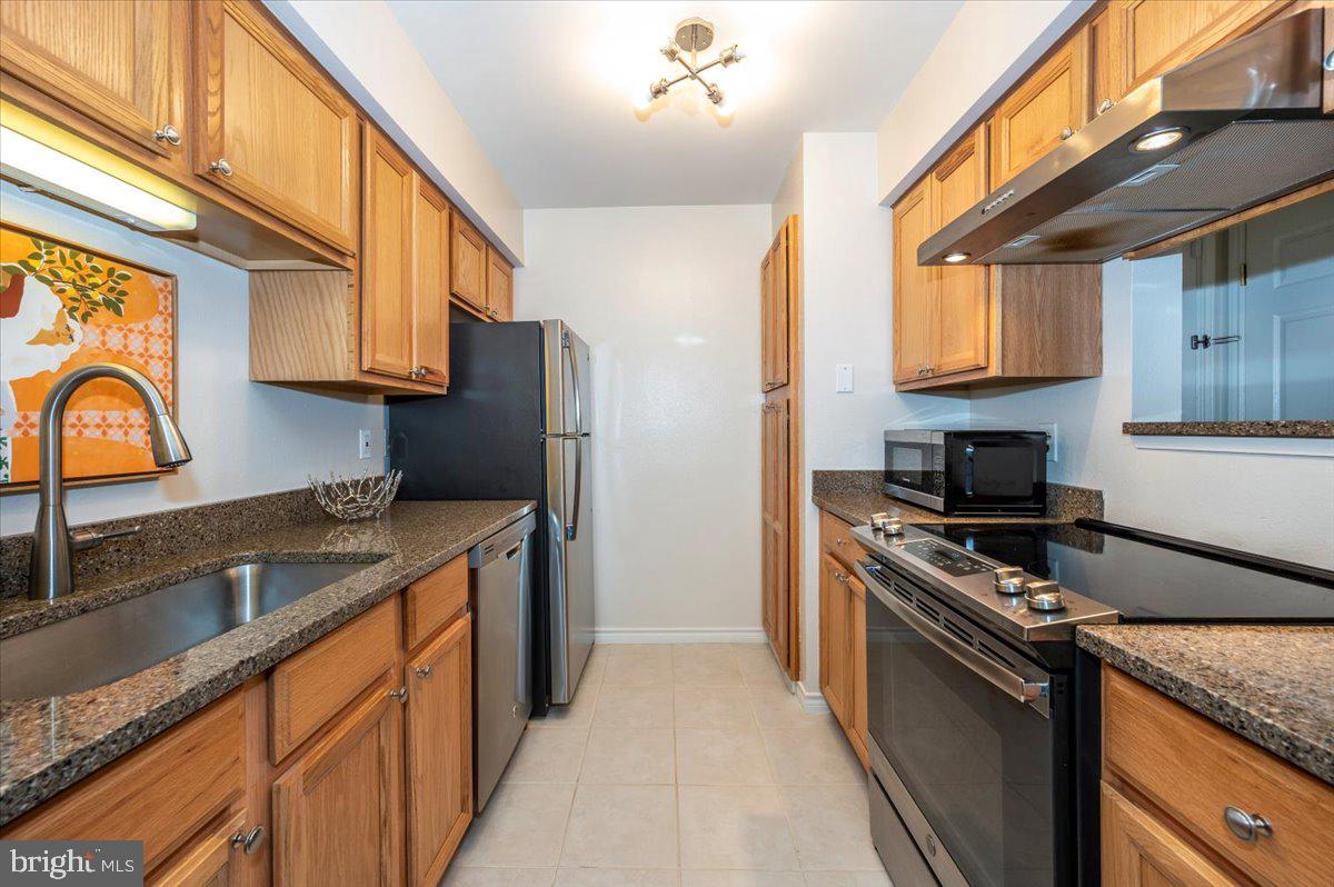 FOUNTAINS AT MCLEAN - Residential