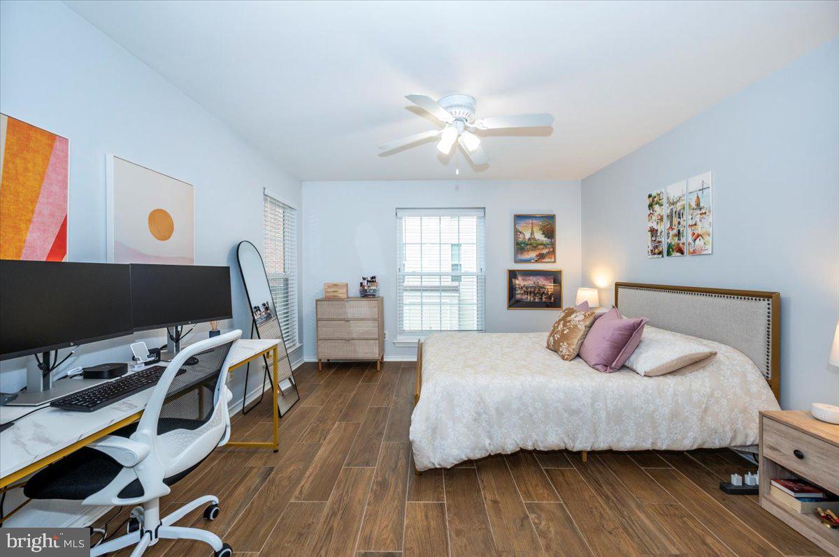 FOUNTAINS AT MCLEAN - Residential