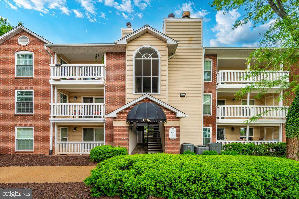 FOUNTAINS AT MCLEAN - Residential
