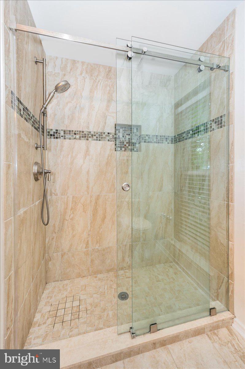 FOUNTAINS AT MCLEAN - Residential