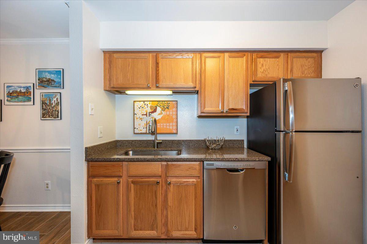 FOUNTAINS AT MCLEAN - Residential