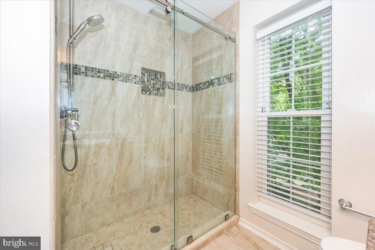 FOUNTAINS AT MCLEAN - Residential