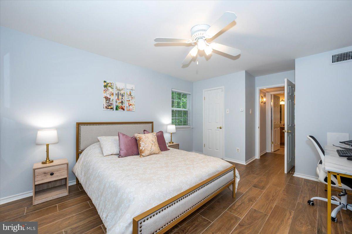 FOUNTAINS AT MCLEAN - Residential