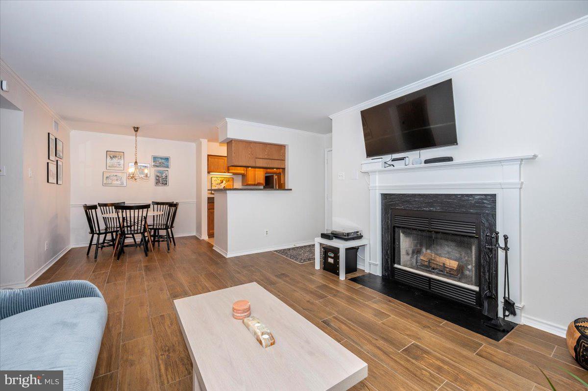 FOUNTAINS AT MCLEAN - Residential