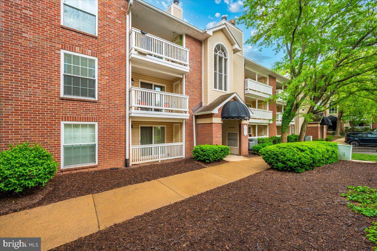 FOUNTAINS AT MCLEAN - Residential