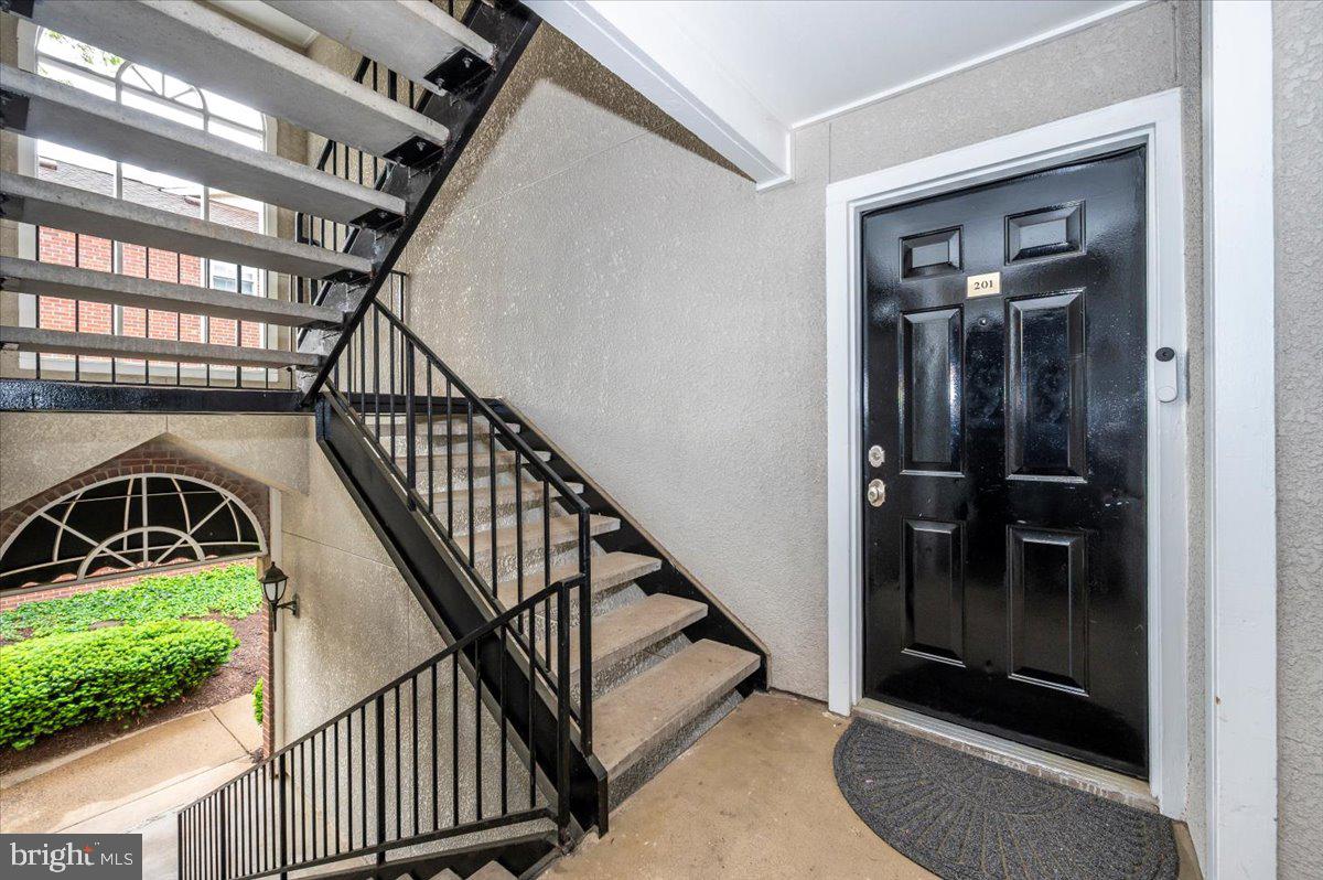 FOUNTAINS AT MCLEAN - Residential