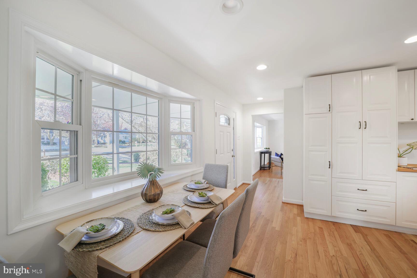 WHITE OAKS - Residential