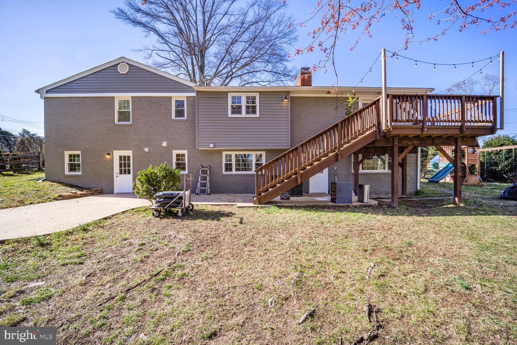 WHITE OAKS - Residential