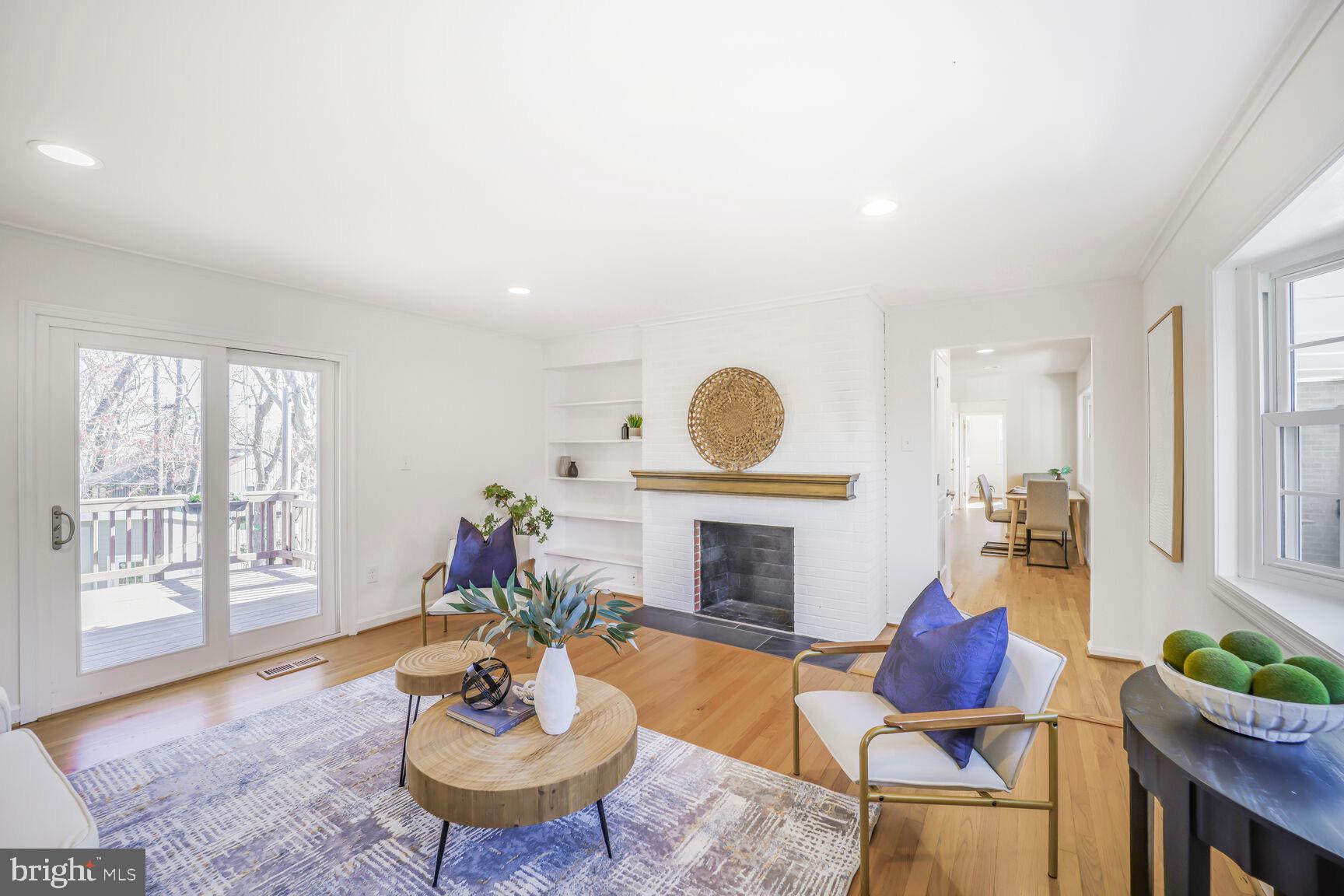 WHITE OAKS - Residential