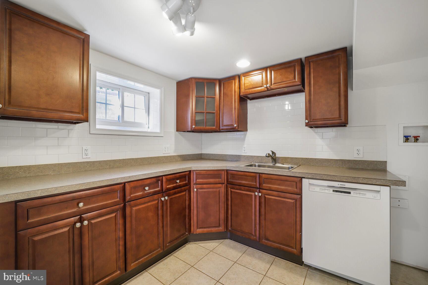 WHITE OAKS - Residential