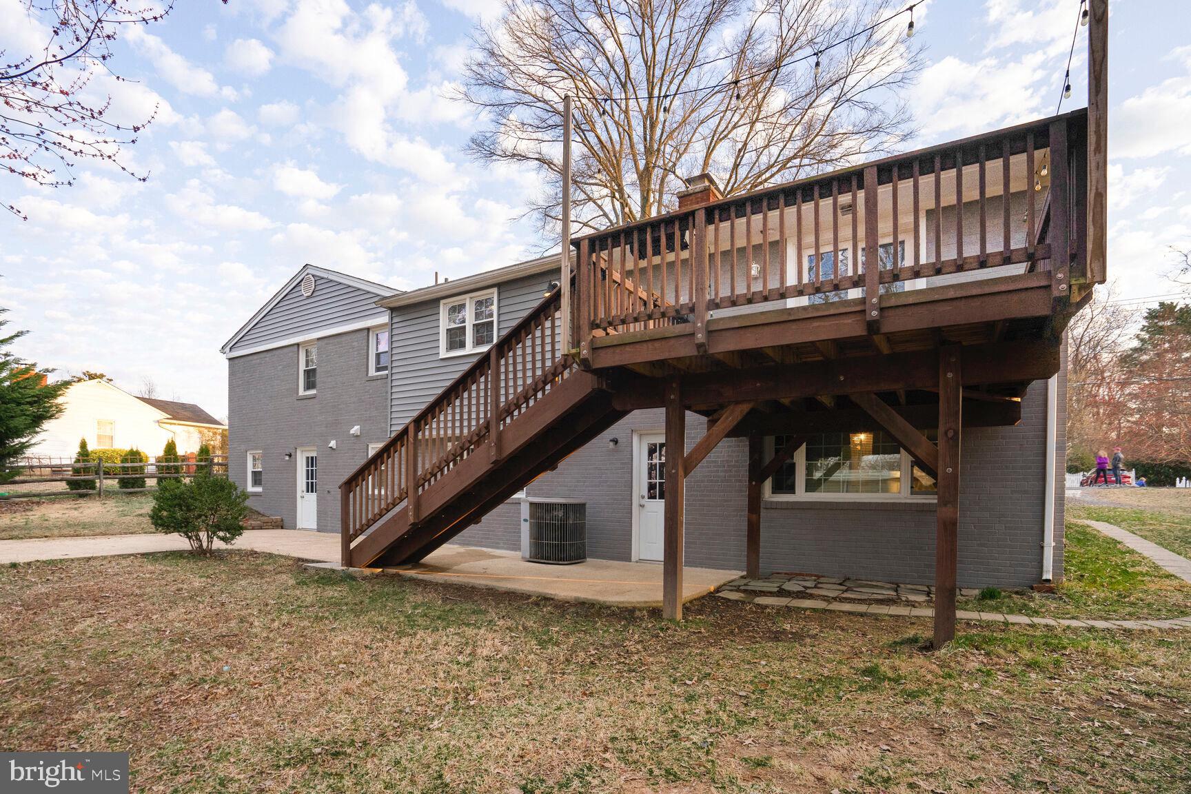 WHITE OAKS - Residential