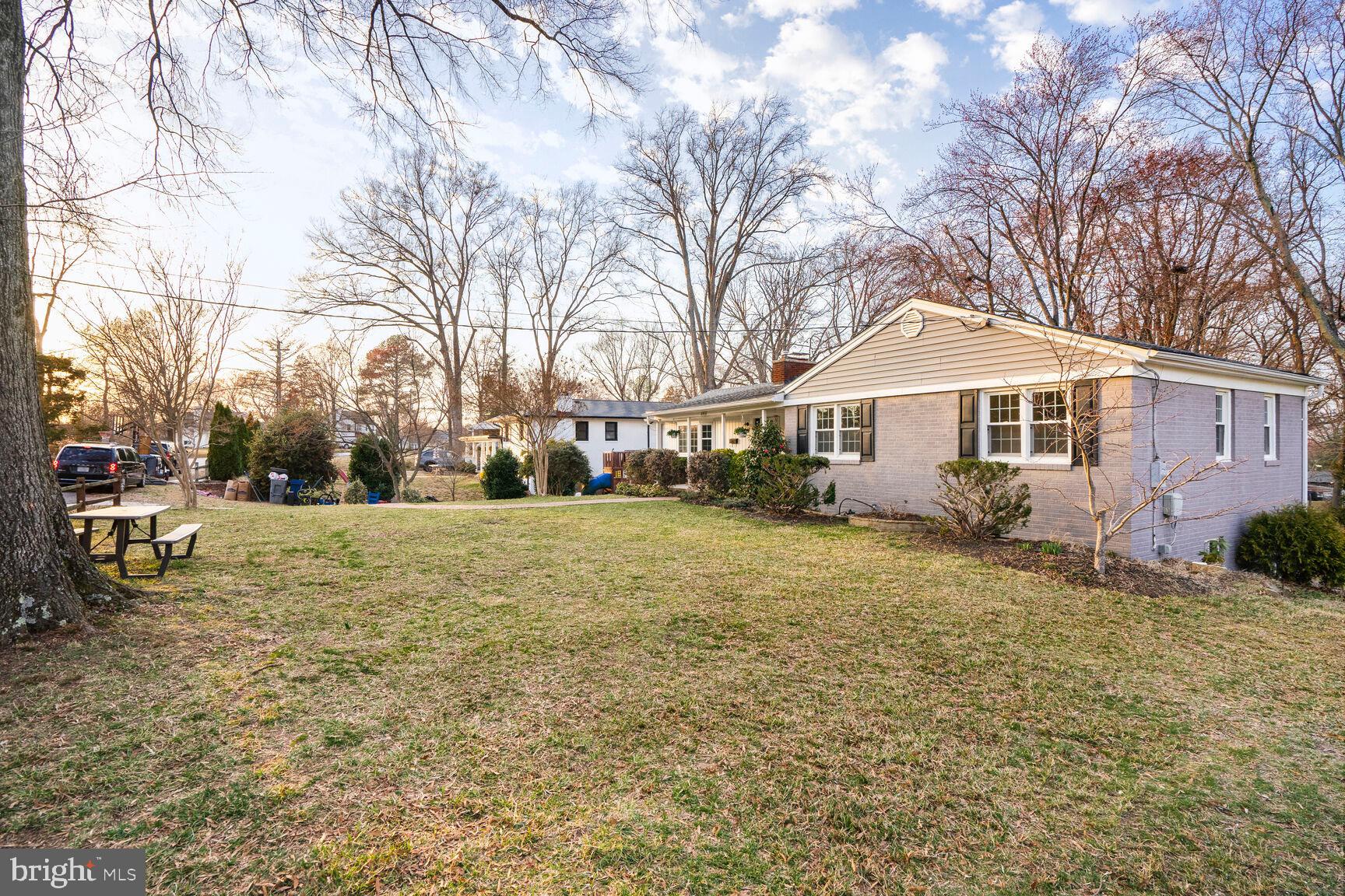 WHITE OAKS - Residential