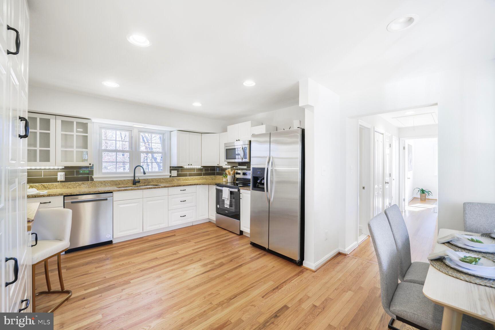 WHITE OAKS - Residential