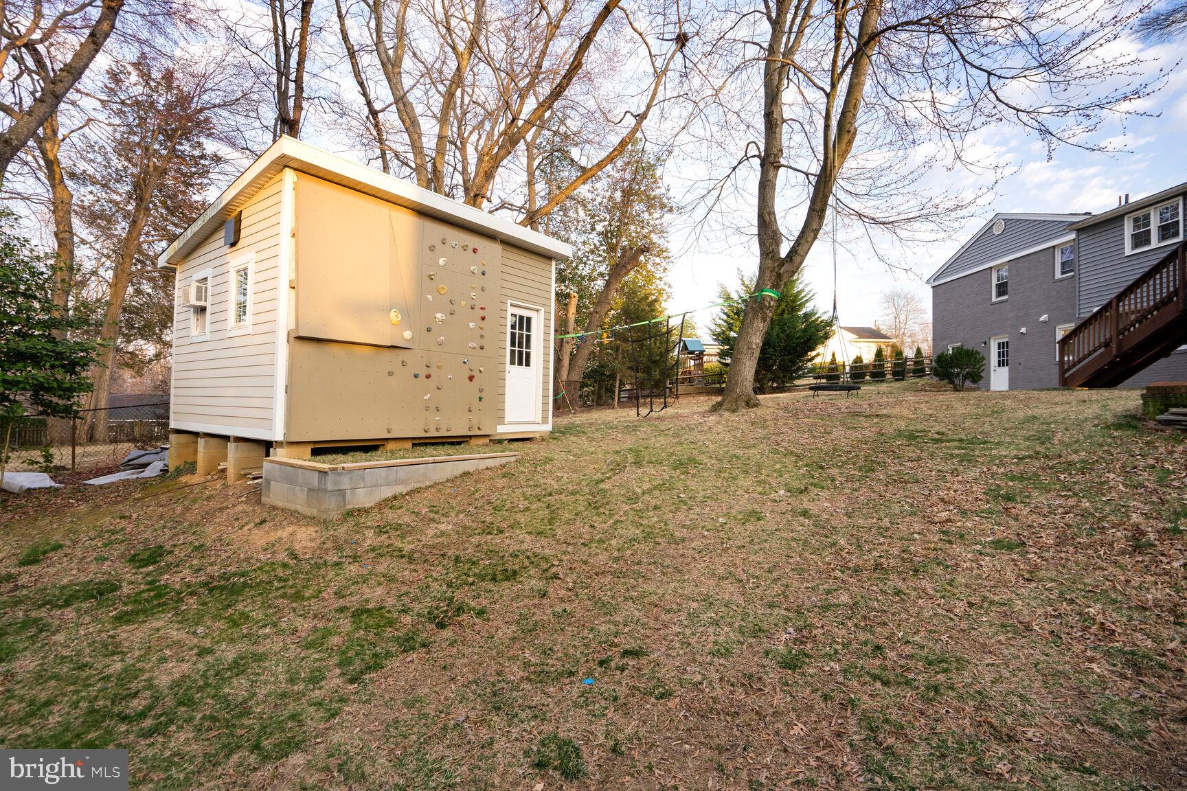 WHITE OAKS - Residential