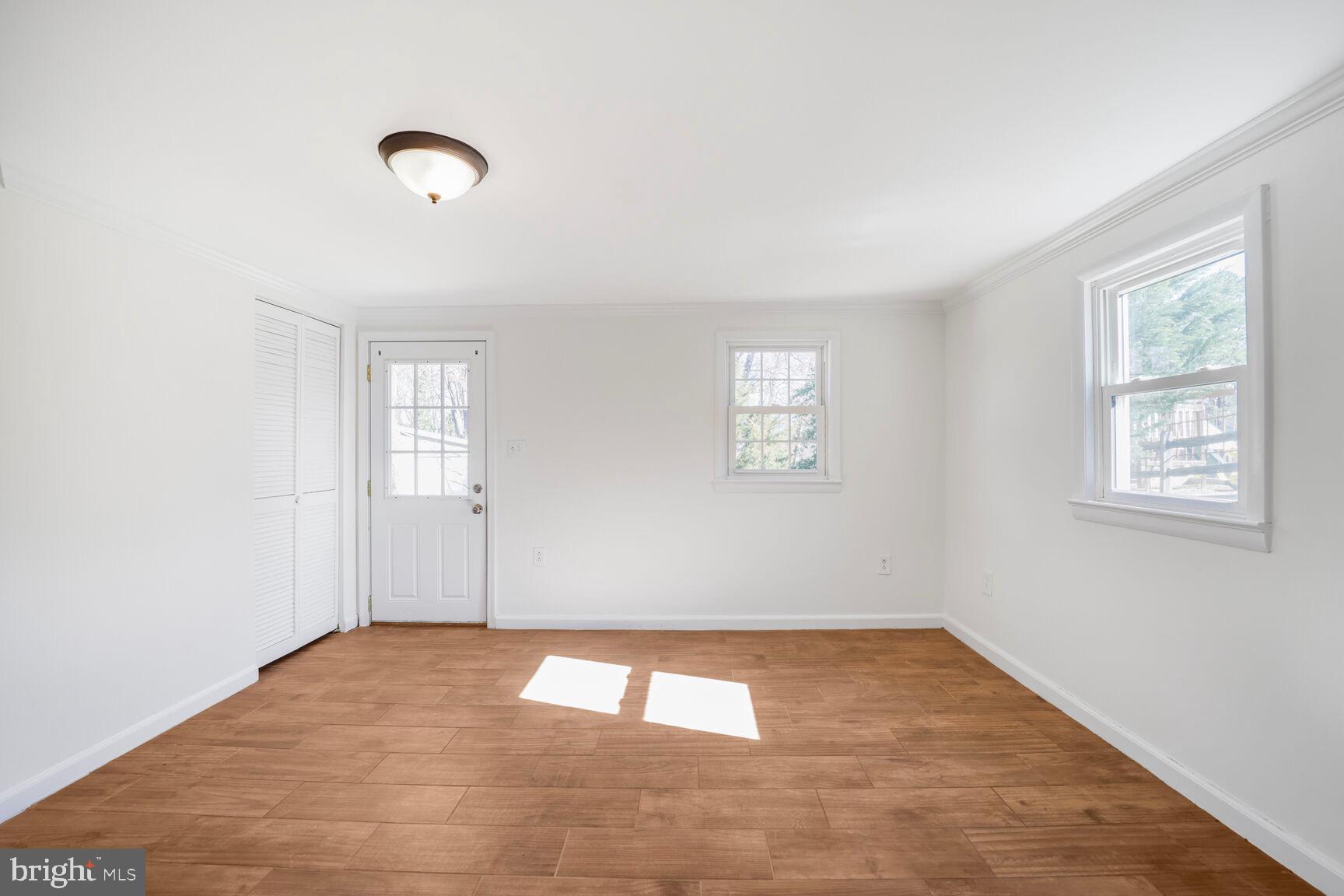 WHITE OAKS - Residential