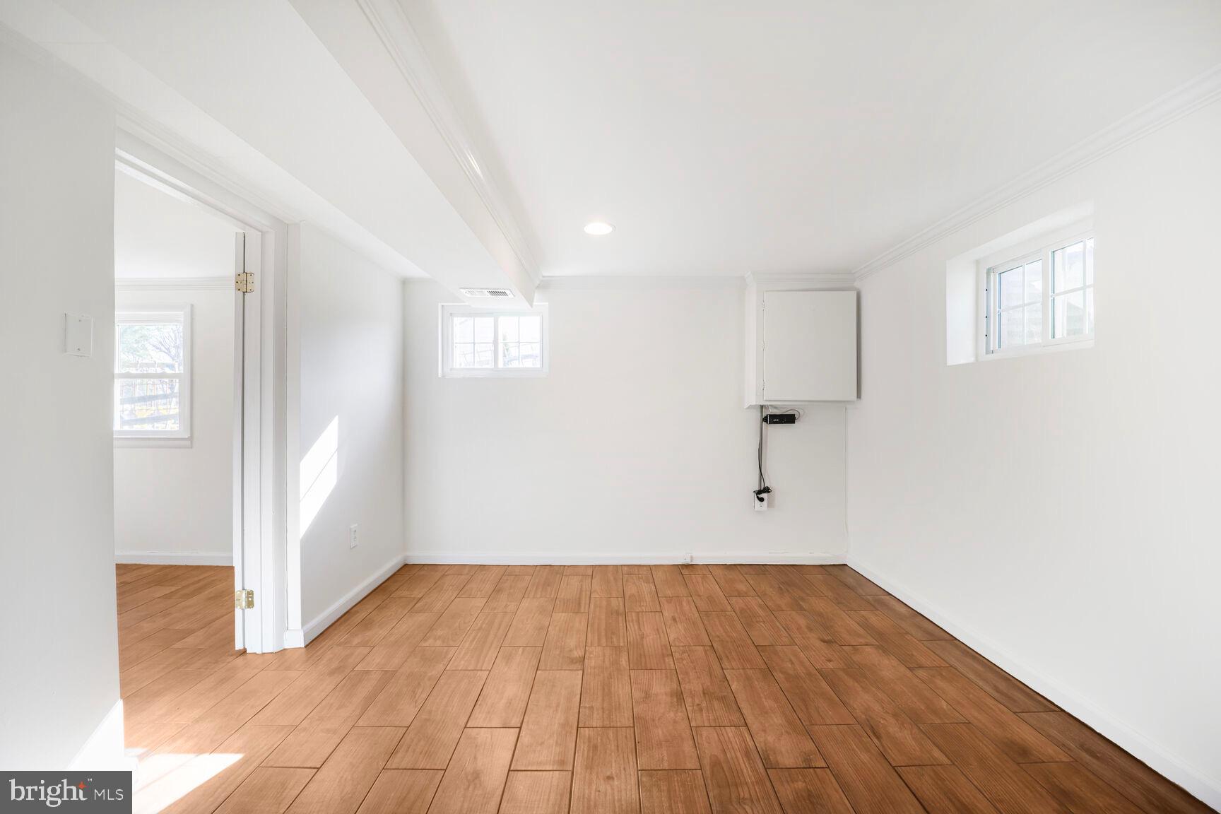 WHITE OAKS - Residential