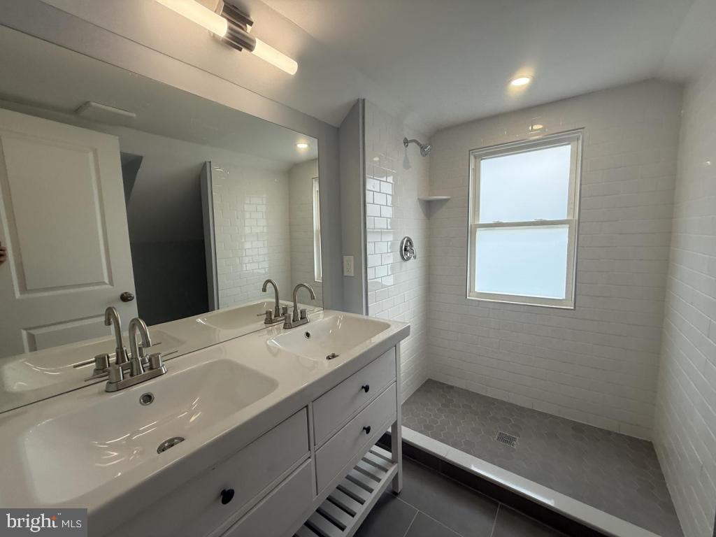 PARKVILLE - Residential Lease