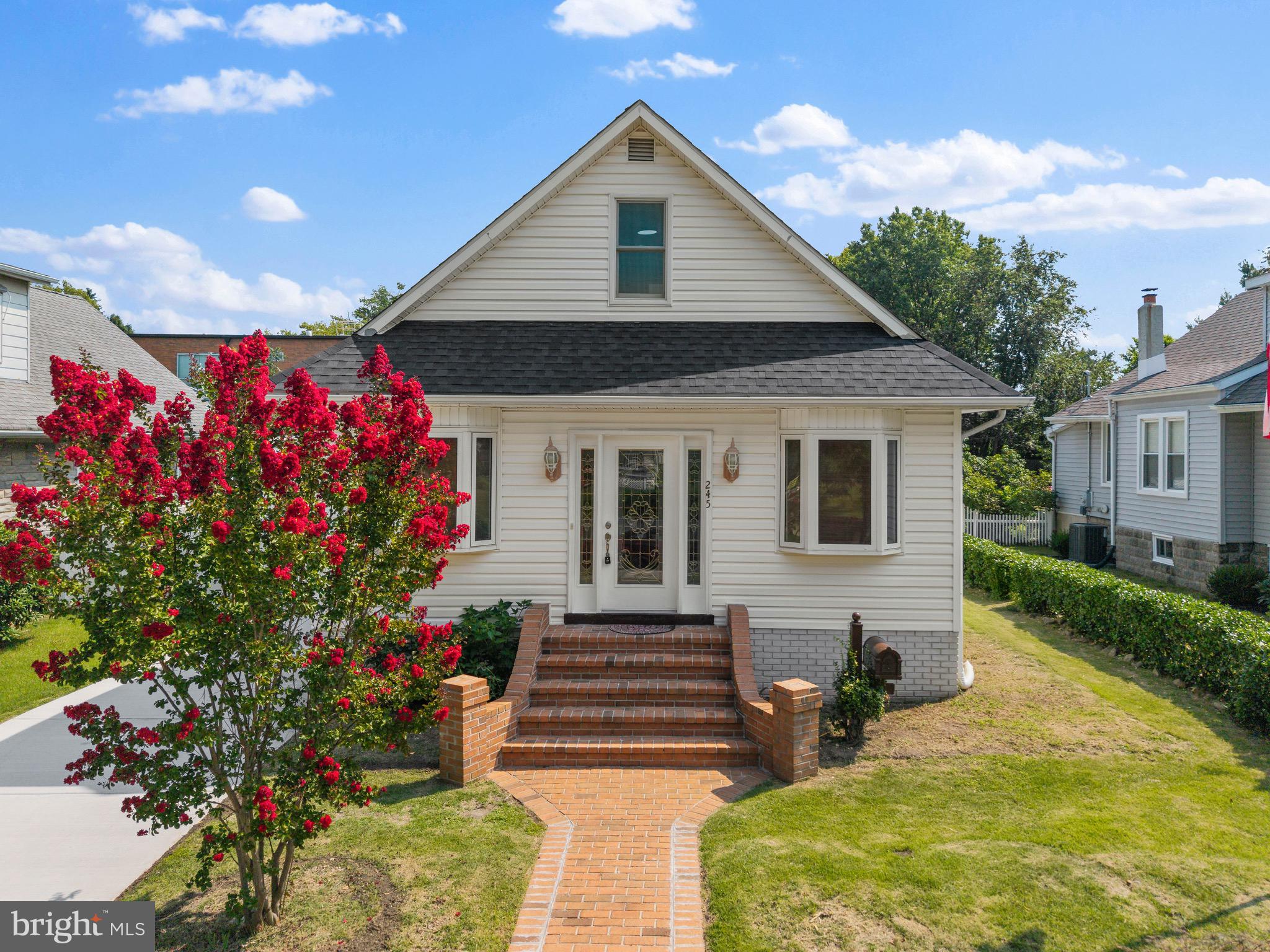 245 S LOGAN AVENUE