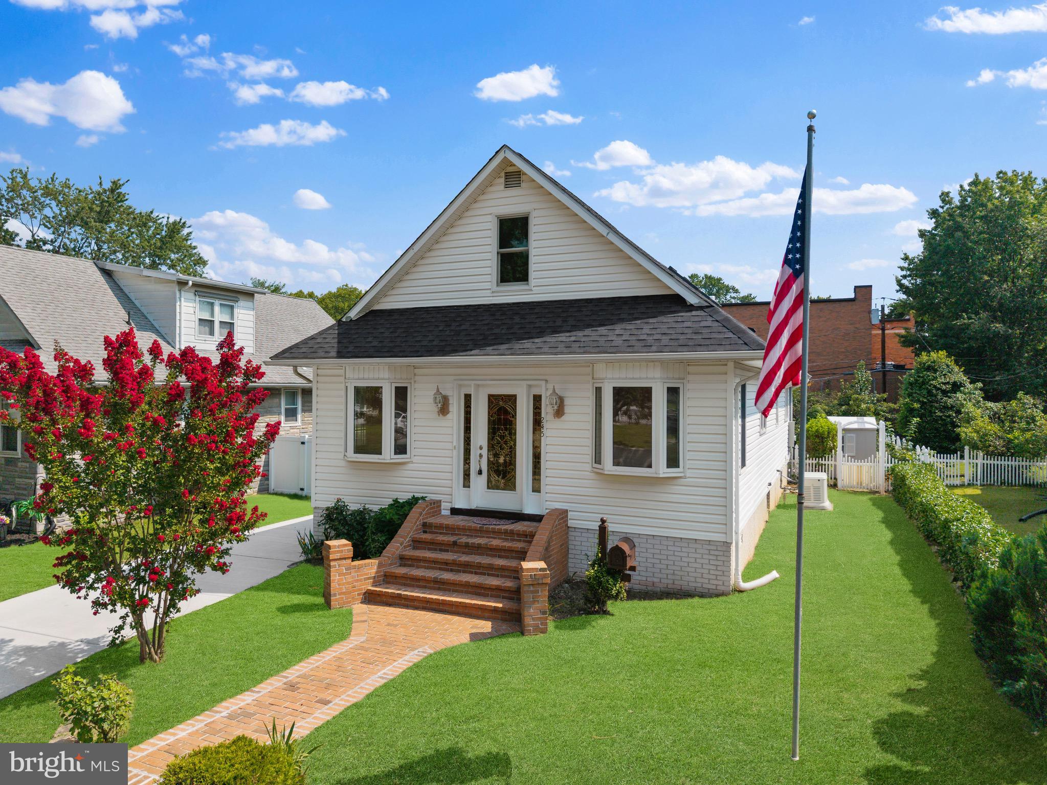 245 S LOGAN AVENUE