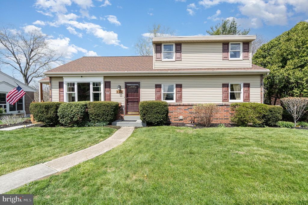Photo of 929 High Street, AKRON, PA 17501 (MLS # PALA2067786)